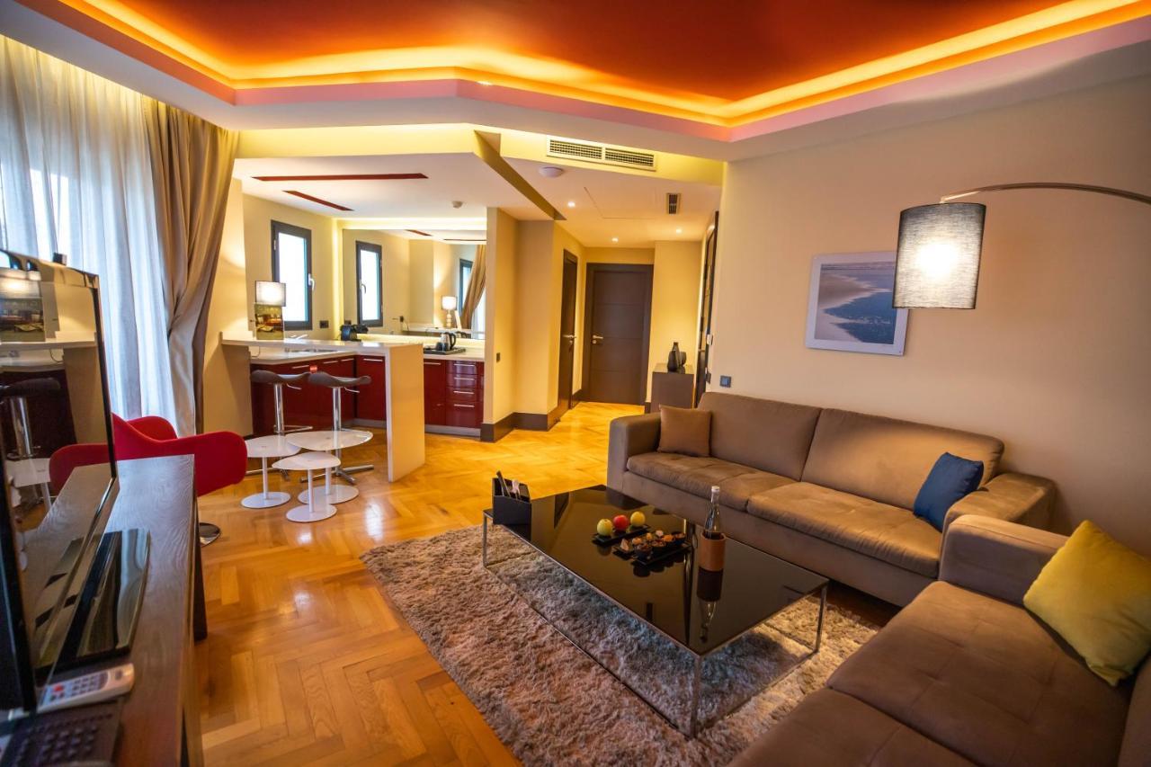 Gray Boutique Hotel Casablanca Zewnętrze zdjęcie A suite at the hotel